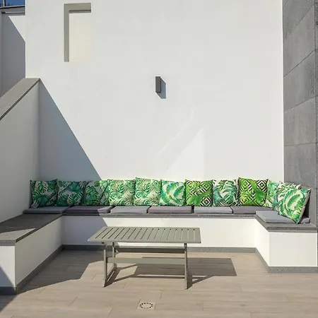 Villa Skyfall *