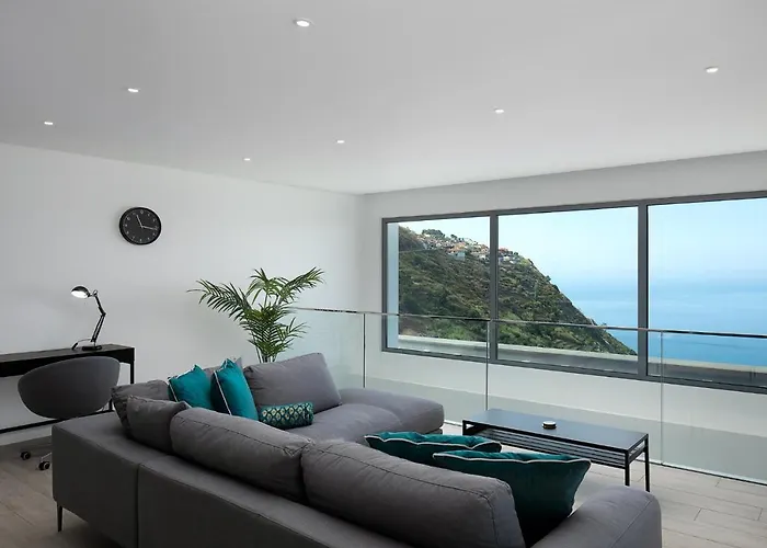 Skyfall Arco da Calheta (Madeira)