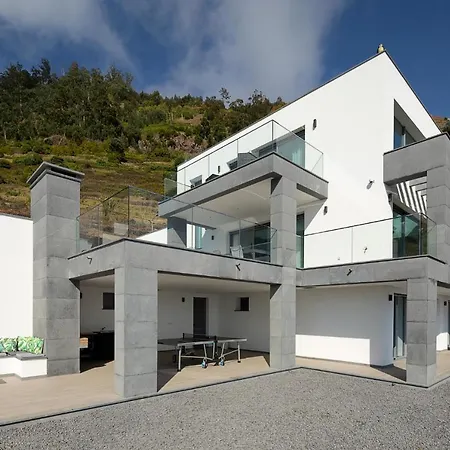 Skyfall Arco da Calheta (Madeira)